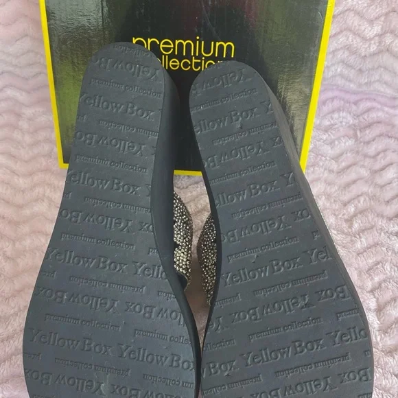 Yellow Box Premium Collection Oudry Silver Beaded Wedge - Picture 8 of 10